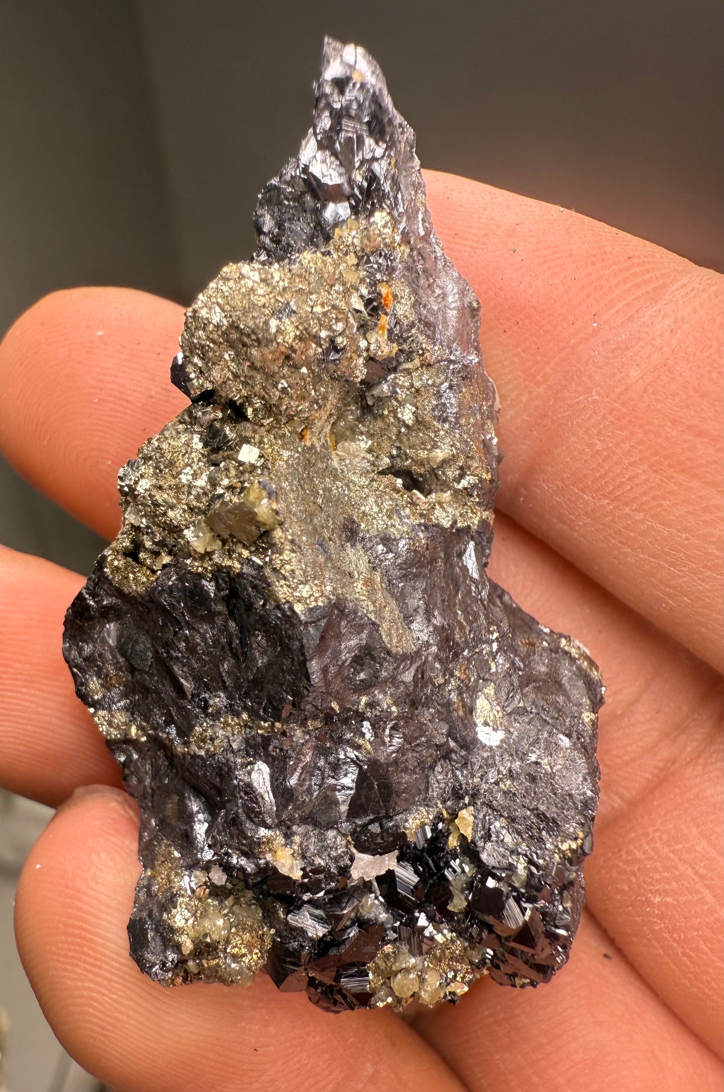 Pyrite with siderite & Sphalerite