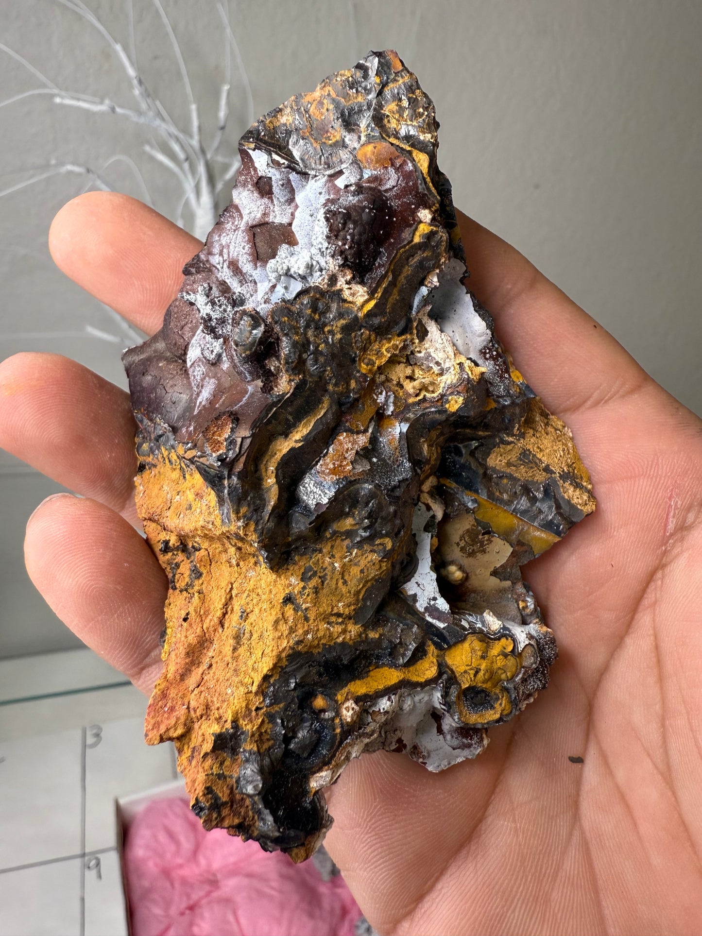 Goethite with Calcite & Aragonite 8 pieces Flat