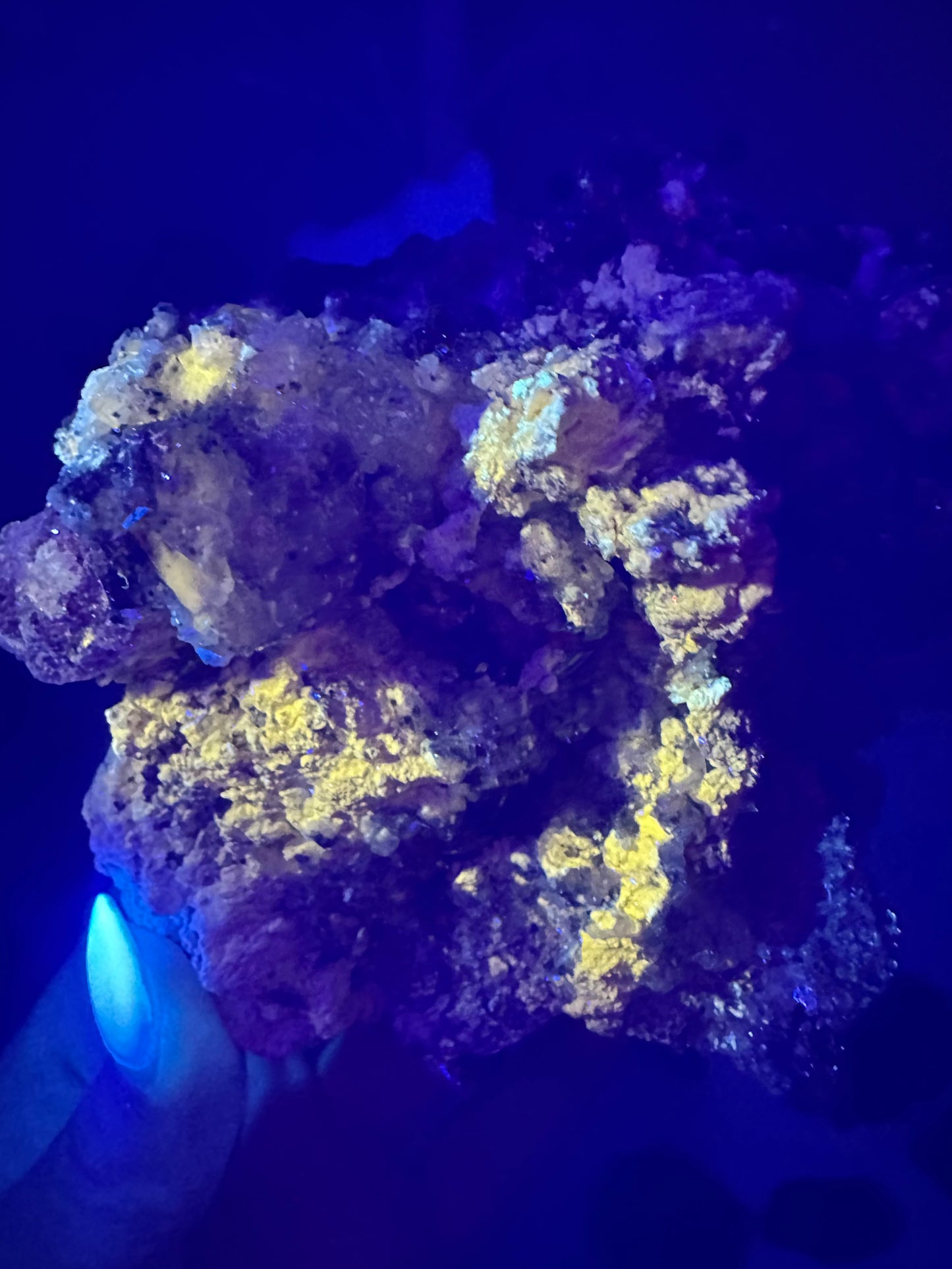 Druzy calcite W/ goethite & hydrozincite