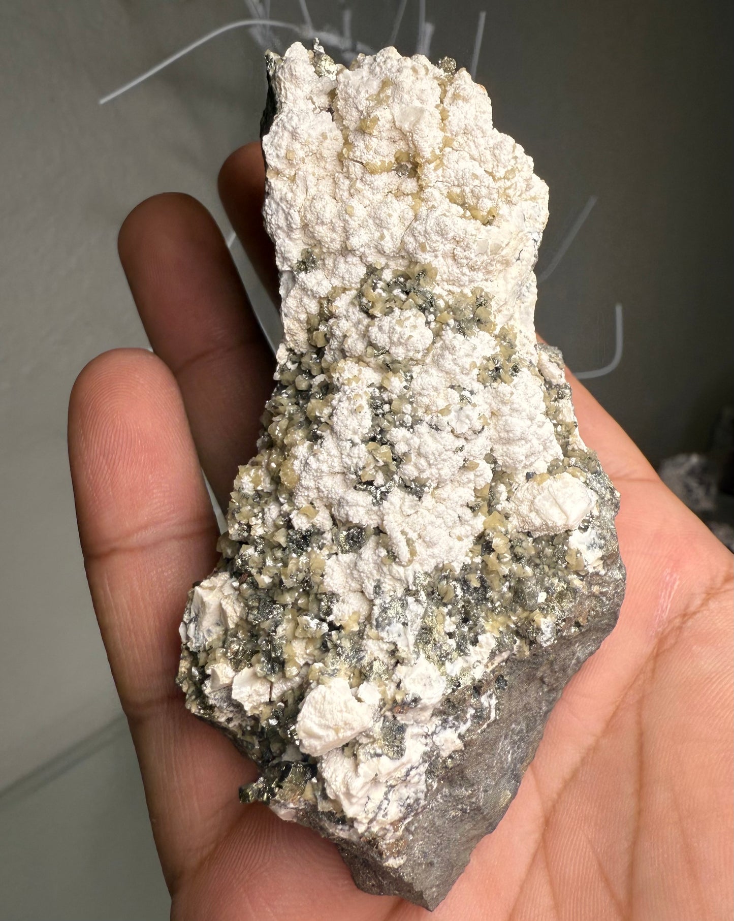 Aragonite with siderite & pyrite