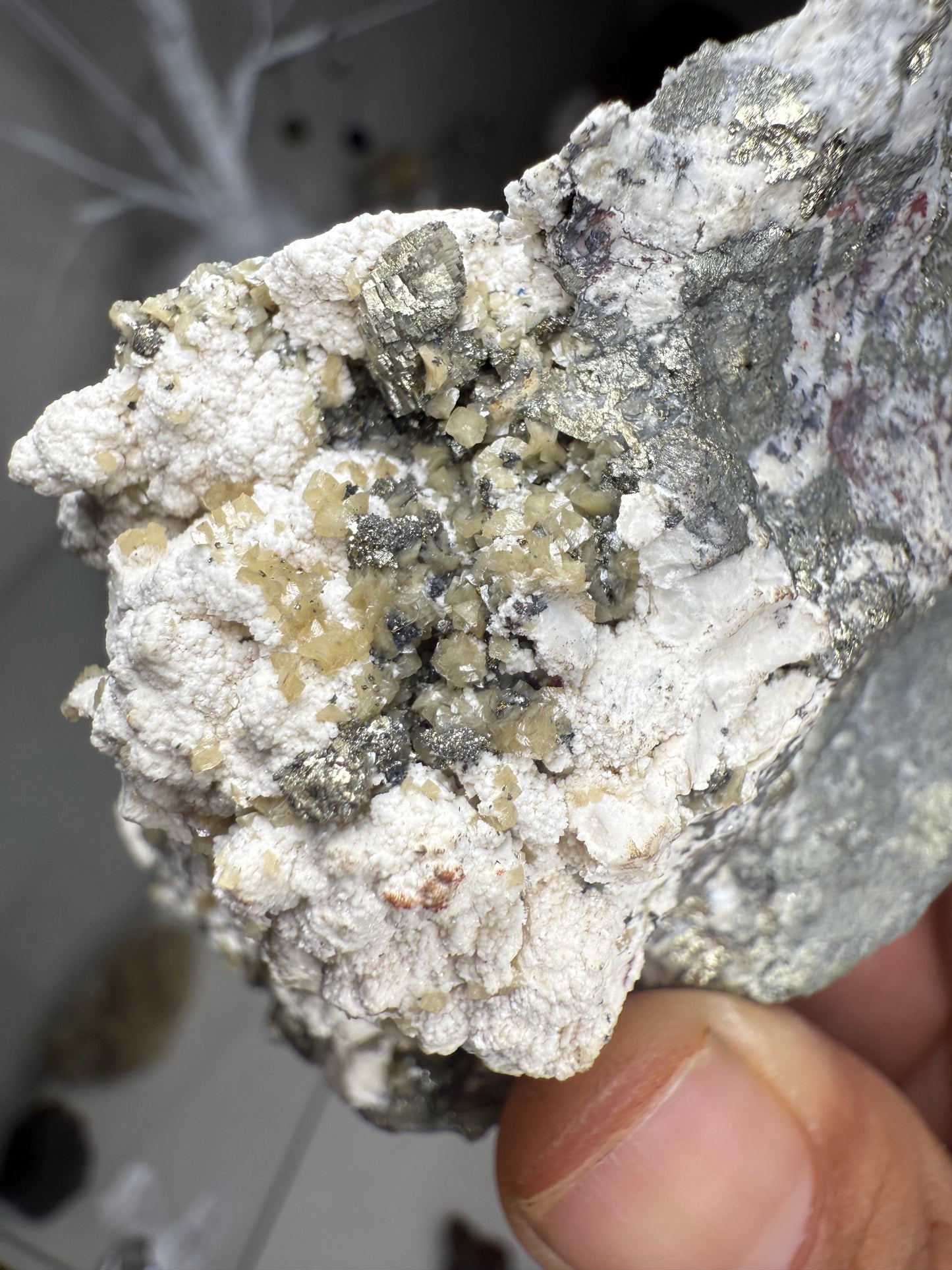 Aragonite with siderite & pyrite