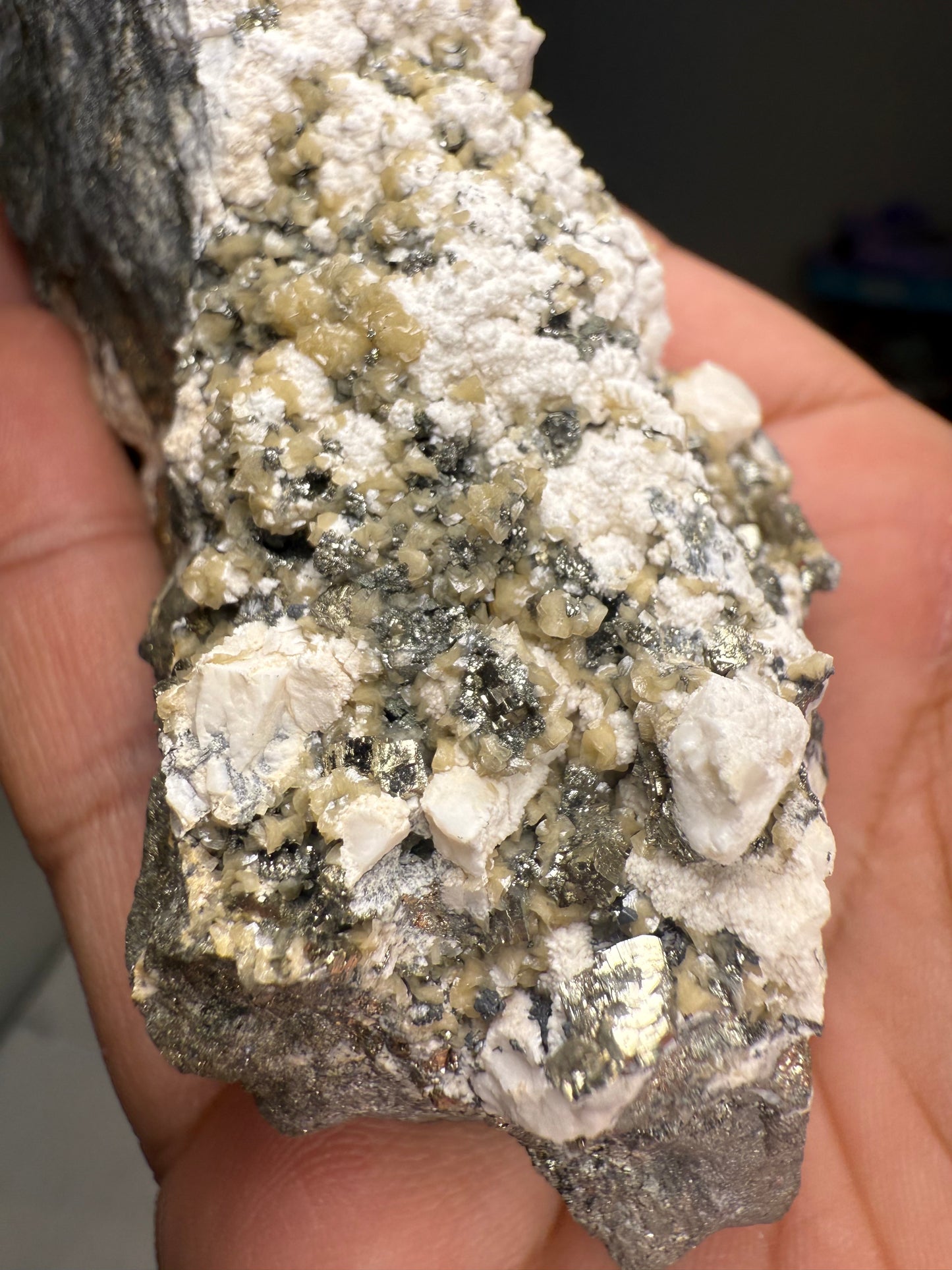 Aragonite with siderite & pyrite