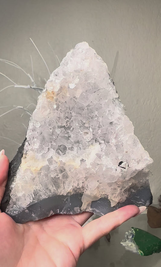 Self Standing Quartz w/ Agate