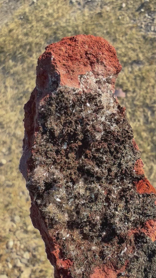 Hemimorphite with goethite on iron